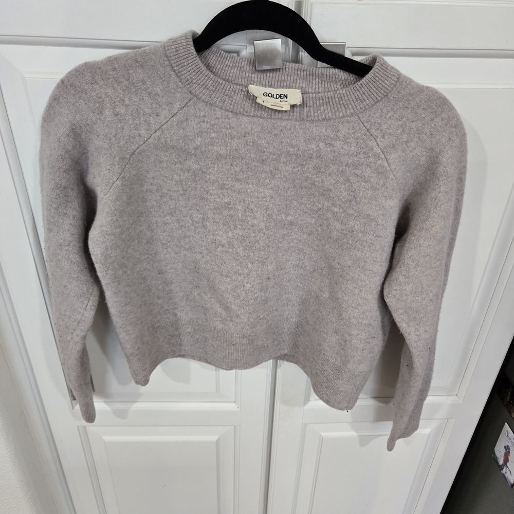 Women's Classic Gray Crew Neck Sweater